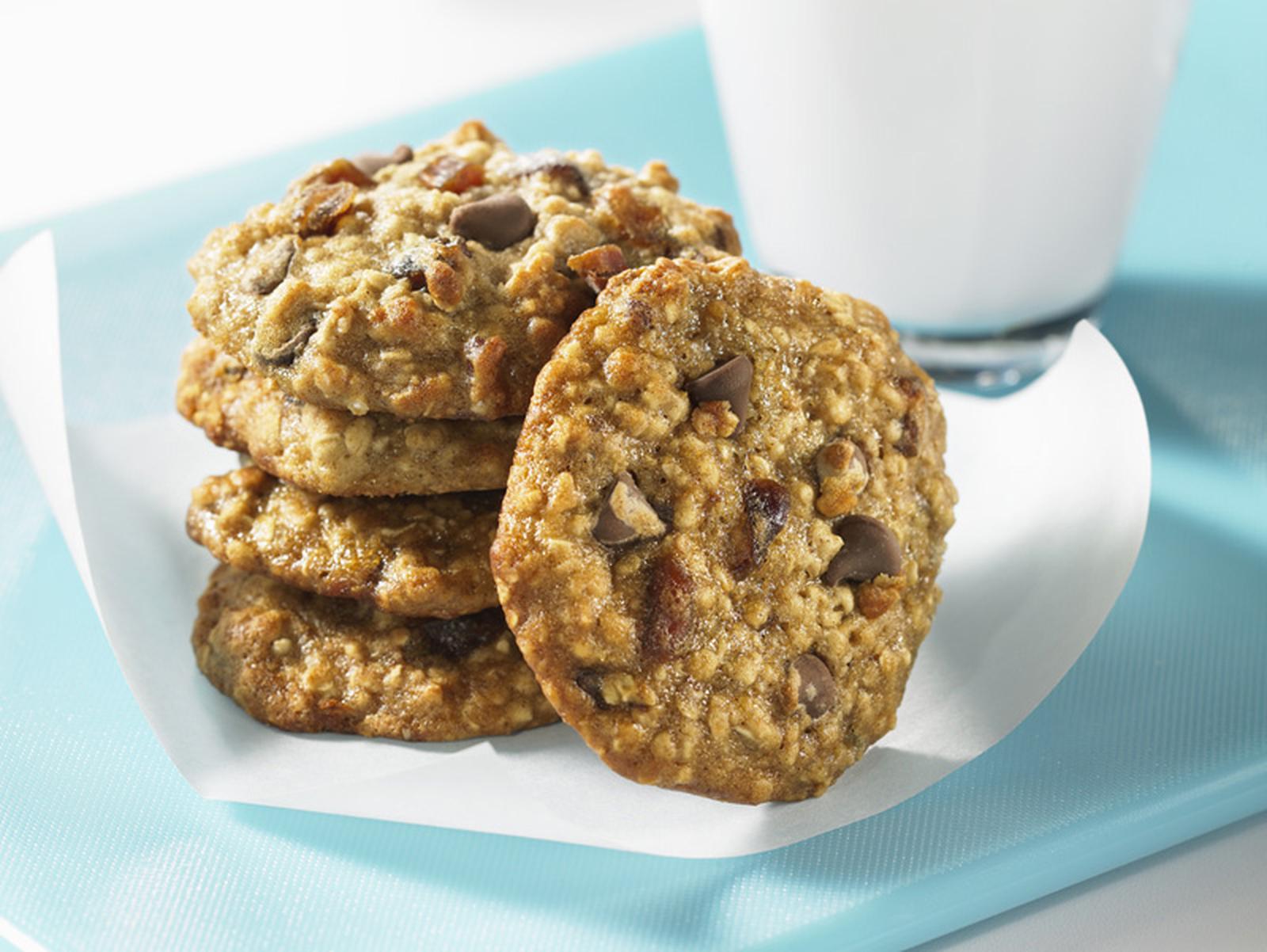 Chocolate-date Oat Cookies