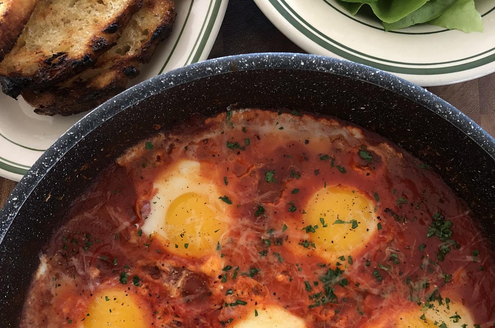 Oeufs en purgatoire à l’italienne